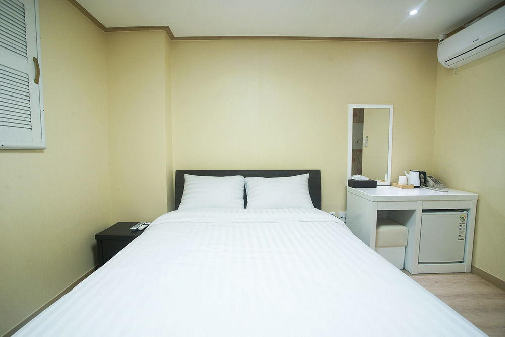 โรงแรมออเรนจ์ ทรี เมืองเชจู ภายนอก รูปภาพ
