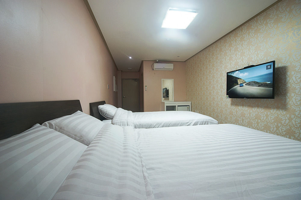 โรงแรมออเรนจ์ ทรี เมืองเชจู ภายนอก รูปภาพ