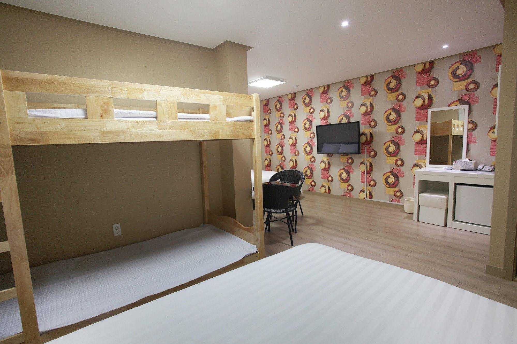 โรงแรมออเรนจ์ ทรี เมืองเชจู ภายนอก รูปภาพ