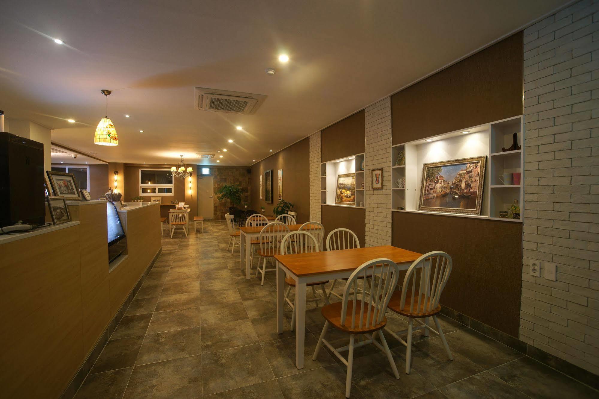 โรงแรมออเรนจ์ ทรี เมืองเชจู ภายนอก รูปภาพ